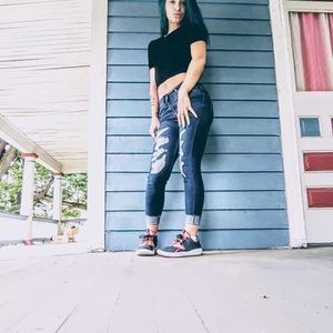 Meet your Posher, Sierra